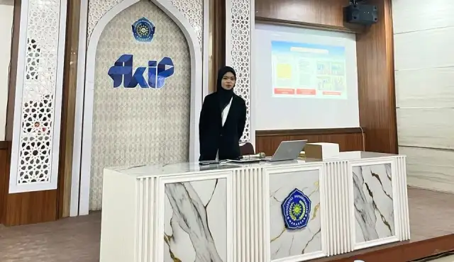 Artikel Scopus Q2 Antar Melani Raih Gelar Sarjana Pendidikan Fisika dari Unismuh Makassar