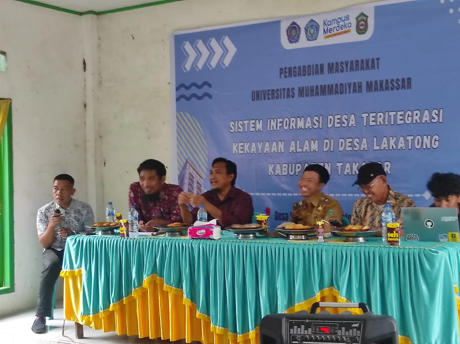 Kembangkan Sistem Informasi Kekayaan Alam bagi Warga Desa Lakatong, Unismuh Makassar Gelar Pengabdian Kepada Masyarat