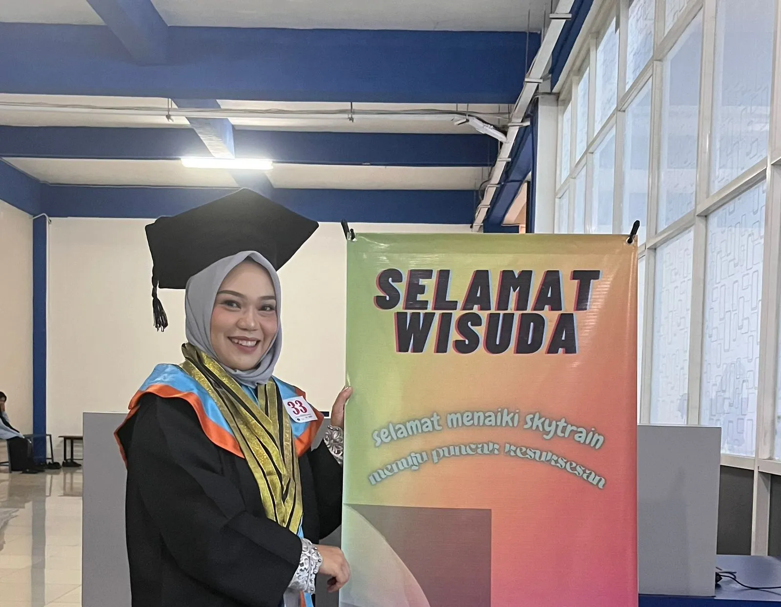 Catatan Perjuangan Guru 3T Jadi Wisudawan Terbaik Pascasarjana Unismuh